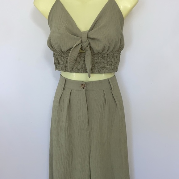 Advocado Green Two Piece Pants and Tie Elastic Top Size Medium NWOT - Picture 3 of 7
